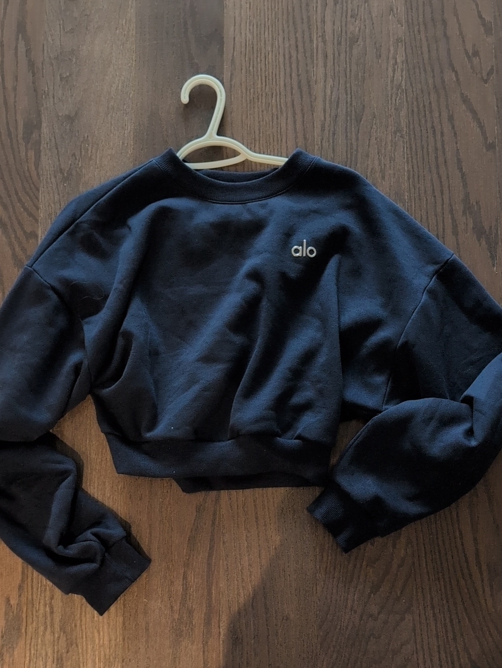 ALO Yoga Black Cropped Crew Sweatshirt